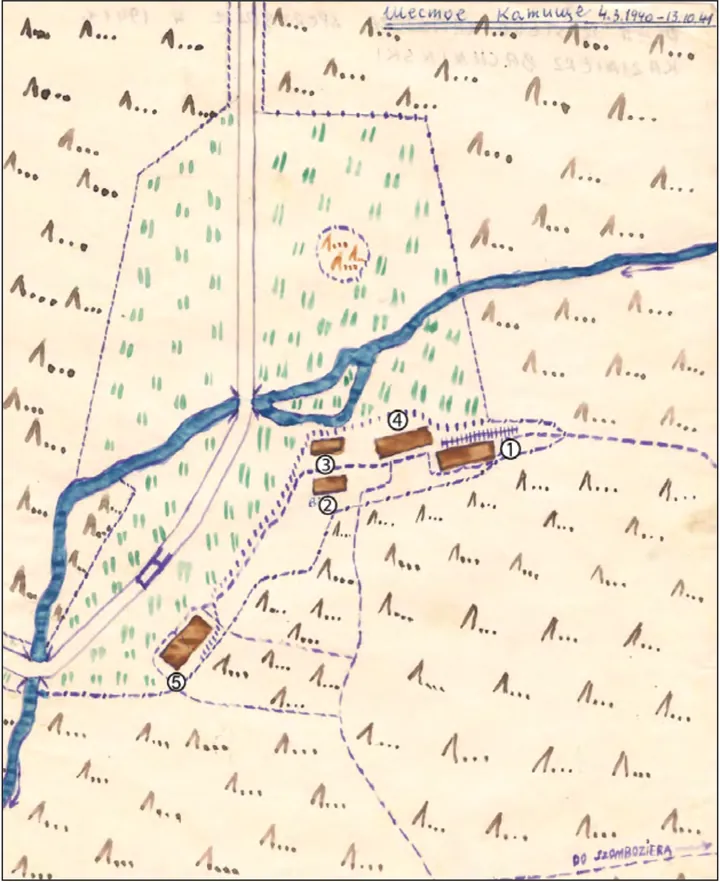 Plan osady sporządzony przeze mnie na miejscu w 1940 r. Barak nr 5 - nasz barak mieszkalny, barak nr 2- łaźnia, barak nr 3- stołówka, barak nr 1 i 4 to pozostałe baraki mieszkalne. Brązowym kolorem zaznaczony jest las, zielonym łąka, linią przerywaną drogi. Przed barakiem nr 1 zaznaczono rampę załadunkową drewna. Przez łąkę idzie trasa traktorowa, która przechodzi przez dwa mosty.